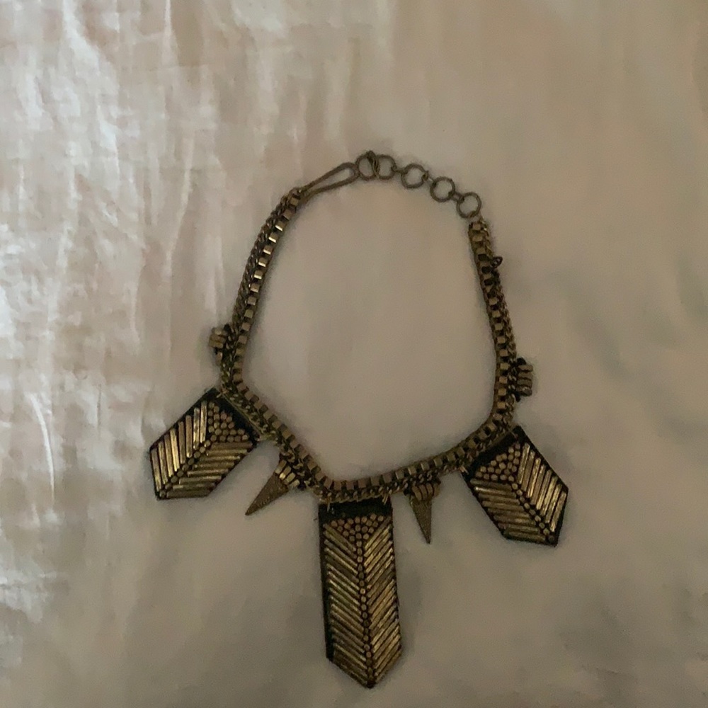 Free People Necklace, perfect condition, in the bronze brown color family.